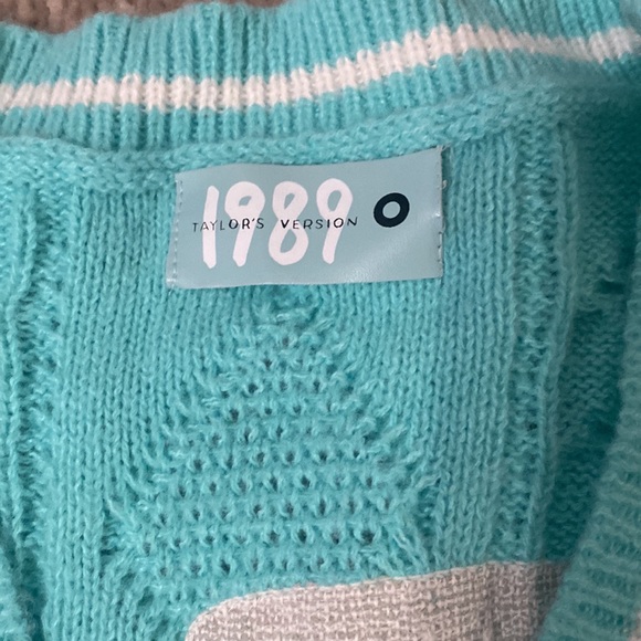 Taylor Swift Cardigan - Picture 3 of 5